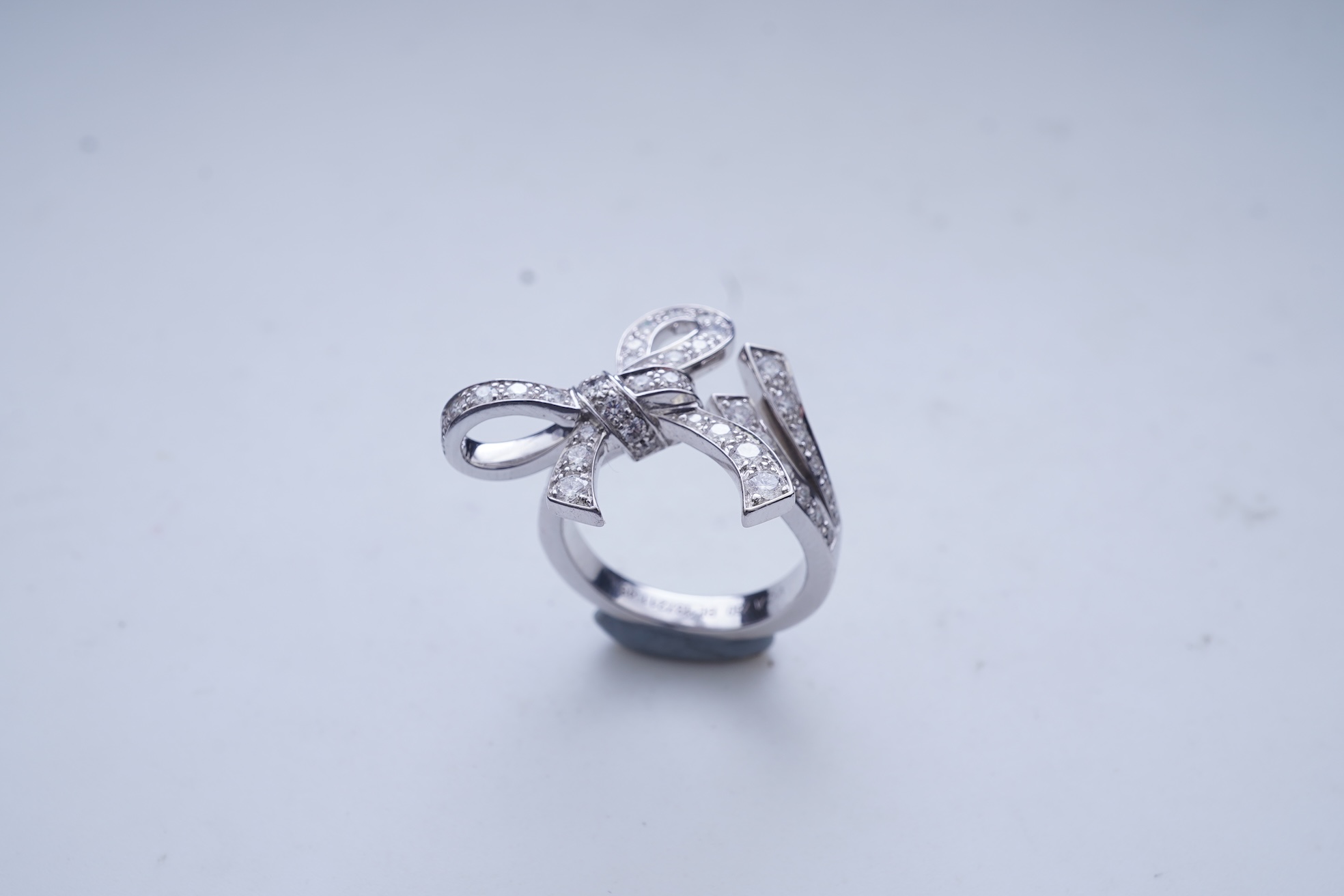 Van Cleef & Arpels, a diamond ring, 'Ruban', circa 2008